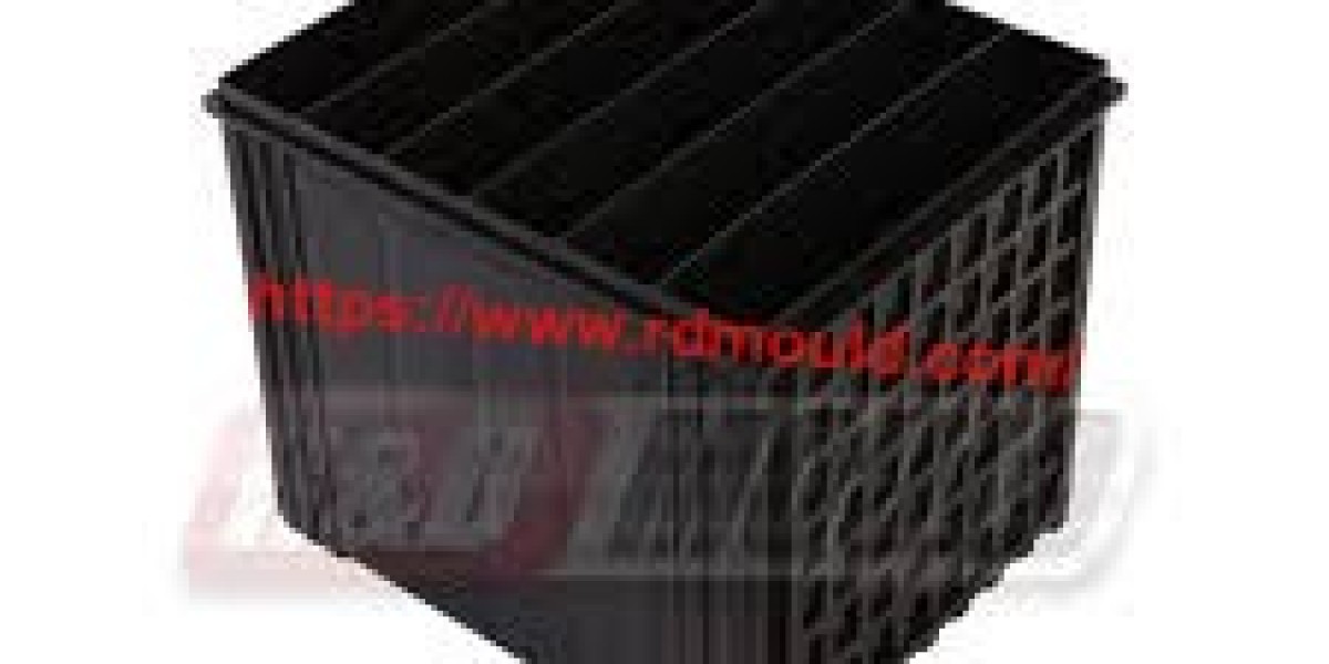 Does a Plastic Box Mould's Gate Location Affect Wall Thickness Uniformity Across a Large Box Base?