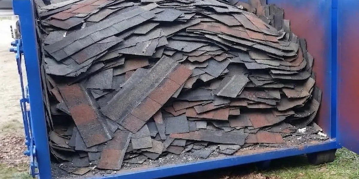 Choosing the Right Roll Off Dumpster Rental for Large Cleanup Projects