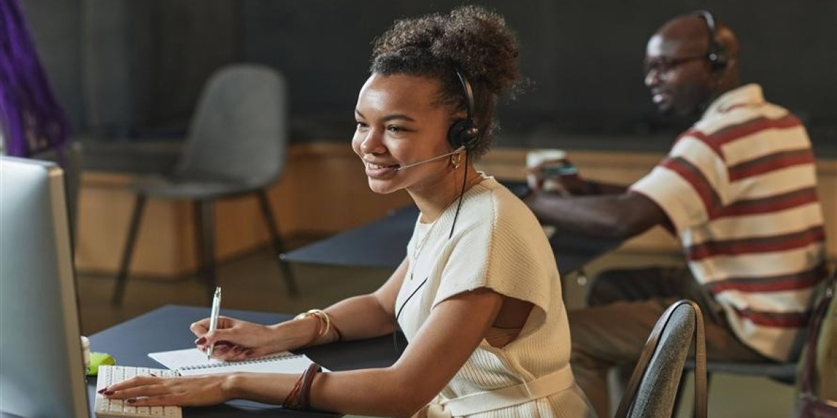 How a Remote Receptionist in Ottawa Supports Remote and Hybrid Businesses