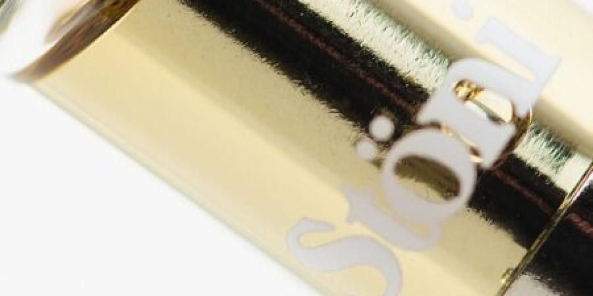 Demystifying Extraction Techniques: Solvent vs. Solventless Resins