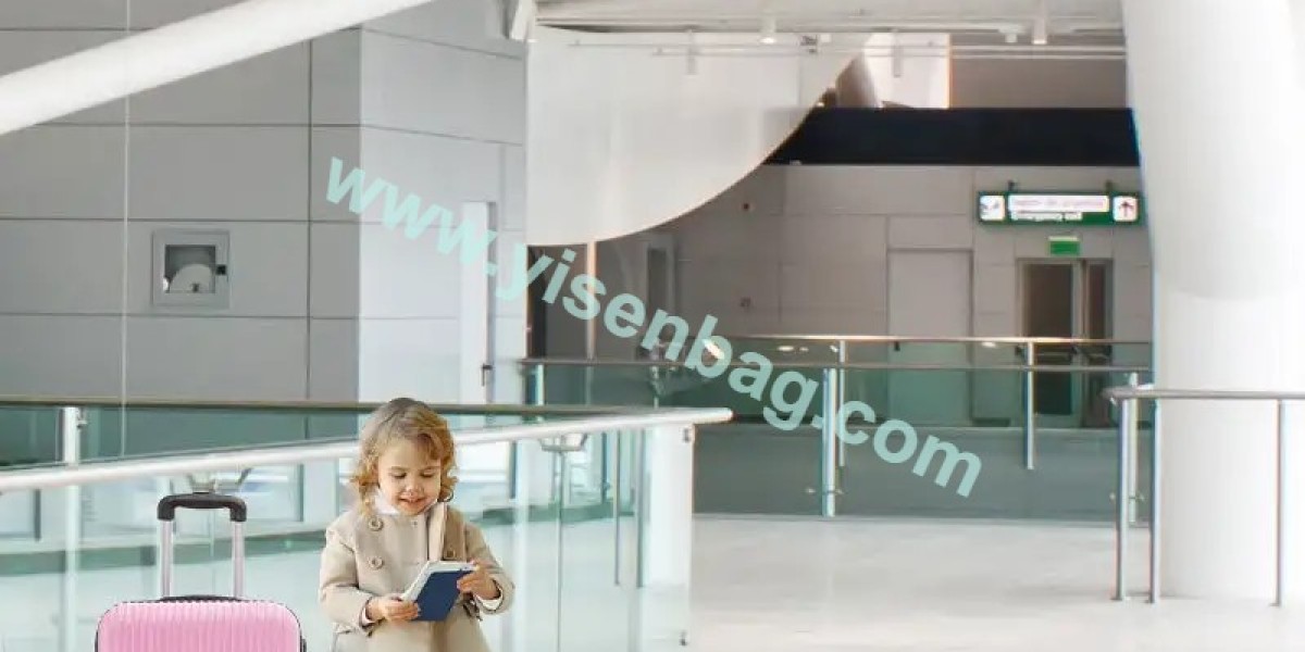 How Does YisenBag Help Brands Find a Reliable Toiletry Bag Factory