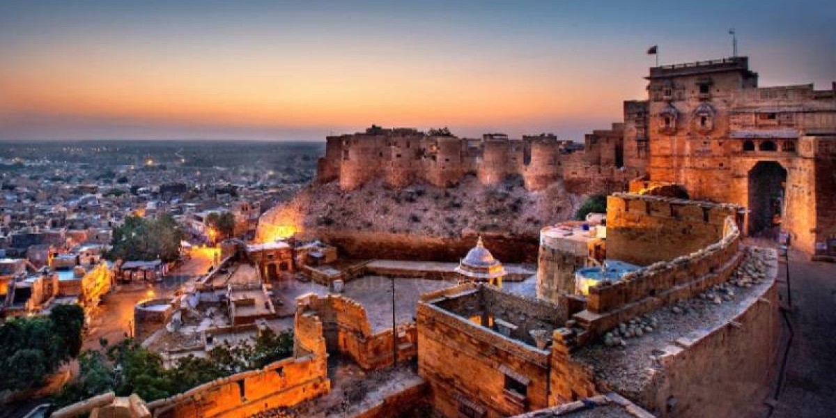 Group Tour Packages for Rajasthan: Your Complete Guide to Desert Safaris, Palaces, and Trusted Local Operators